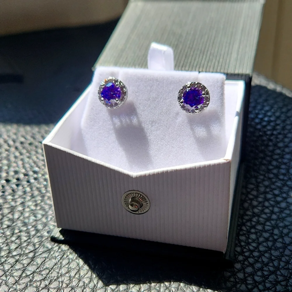 Great for February babies! Halto amethyst and white topaz studs - Picture 2 of 4